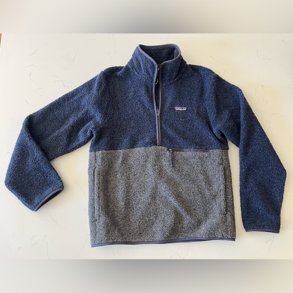Patagonia Navy and Gray Fleece Pullover
